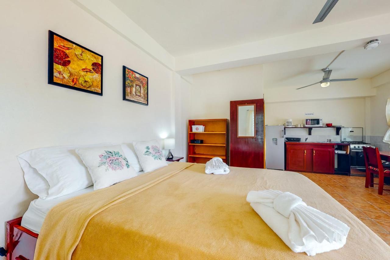 Willow 2 At Island Cabanas Gold Standard Certified Caye Caulker Dış mekan fotoğraf