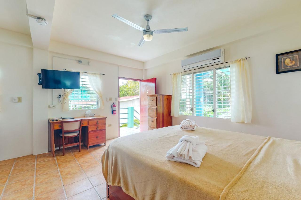 Willow 2 At Island Cabanas Gold Standard Certified Caye Caulker Dış mekan fotoğraf